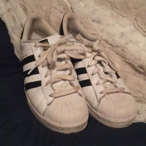 Adidas superstars